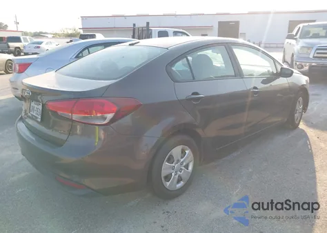 2017 Kia Forte Lx z USA, uszkodzony, nr VIN 3KPFK4A75HE130205